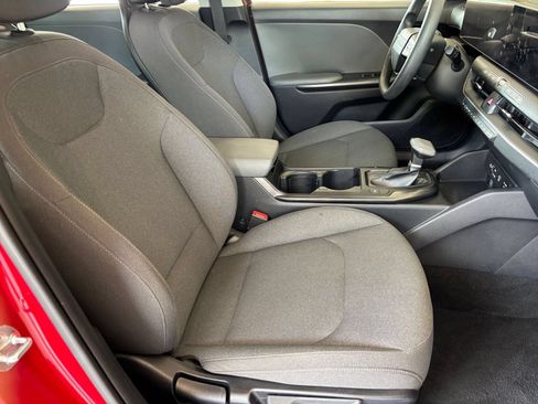 Used 2025 Kia K4 FWD image 35