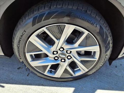 New 2025 Cadillac Optiq Luxury 2 image 7