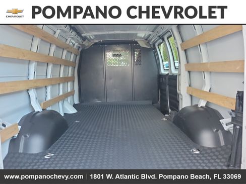 Used 2024 GMC Savana 2500 w/ Driver Convenience Package image 10
