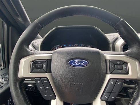 Used 2018 Ford F150 Lariat w/ Equipment Group 502A Luxury AWD/4WD image 17