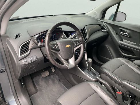 Certified 2022 Chevrolet Trax LT w/ Driver Confidence Package AWD/4WD image 18