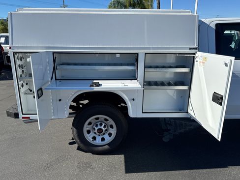 New 2024 GMC Sierra 3500 Pro w/ Fleet Convenience Package RWD image 16
