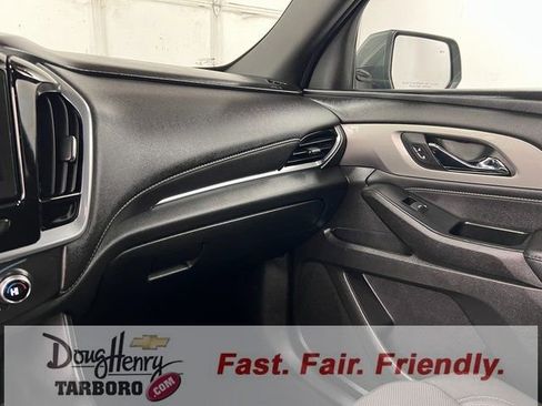 Used 2022 Chevrolet Traverse LT image 49