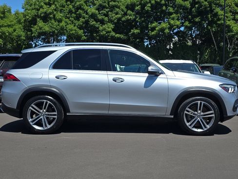 Used 2022 Mercedes-Benz GLE 450 4MATIC image 3