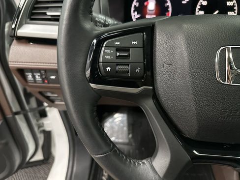 Used 2025 Honda Odyssey Touring image 14