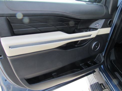 Used 2020 Ford Expedition Platinum image 15