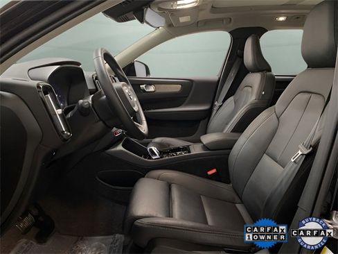 Used 2025 Volvo XC40 B5 Plus image 63