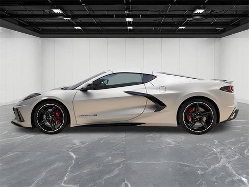 Used 2022 Chevrolet Corvette Stingray Coupe image 2