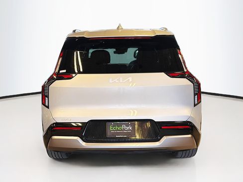 Used 2024 Kia EV9 Land AWD/4WD image 7