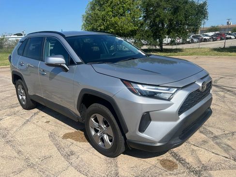 Used 2024 Toyota RAV4 XLE AWD/4WD image 18