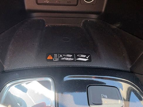 Used 2024 Chevrolet Equinox Premier w/ LPO, Floor Liner Package FWD image 3
