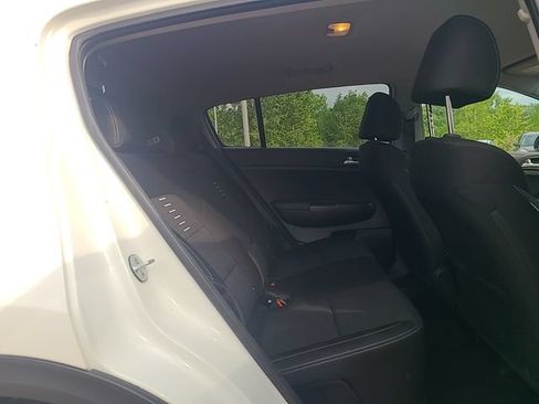 Used 2018 Kia Sportage LX AWD/4WD image 27