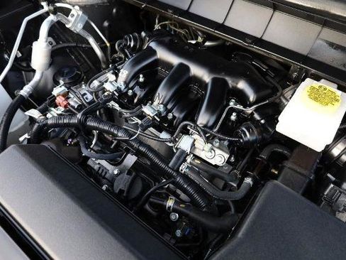 Certified 2025 Nissan Pathfinder SV w/ SV Premium Package FWD image 31