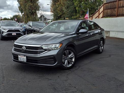 Used 2022 Volkswagen Jetta SE image 24