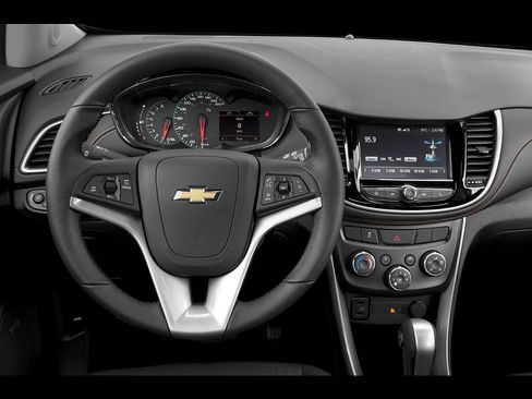 Used 2019 Chevrolet Trax LT w/ Sun & Sound Package FWD image 37