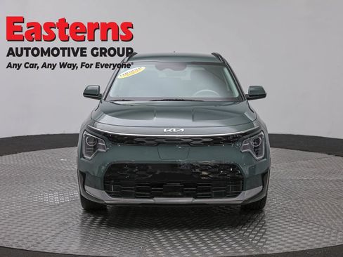 Used 2023 Kia Niro Wind w/ Wind Preserve Package FWD image 2