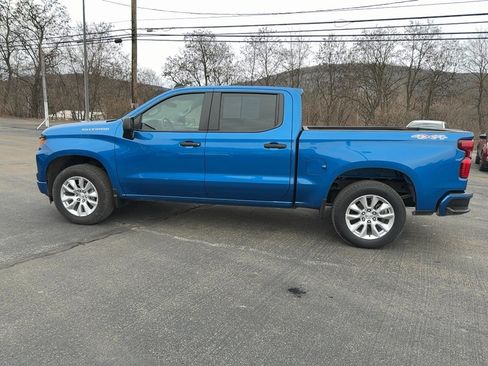 Used 2023 Chevrolet Silverado 1500 Custom AWD/4WD image 9