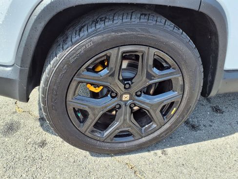 Used 2024 Rivian R1S Adventure AWD/4WD image 11