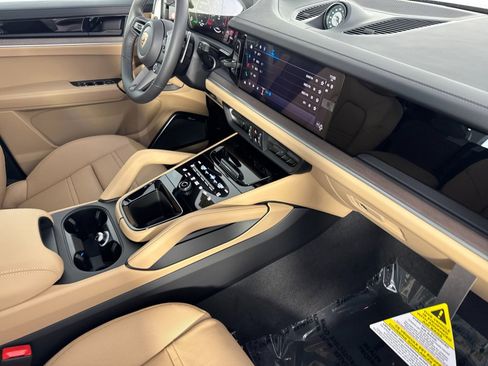 New 2026 Porsche Cayenne S image 18