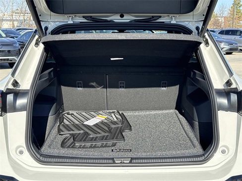 New 2026 Volkswagen Tiguan SEL R-Line image 6