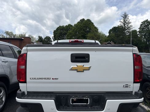 Used 2019 Chevrolet Colorado Z71 AWD/4WD image 6