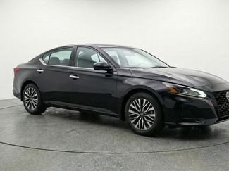 Used 2025 Nissan Altima 2.5 SV video 1