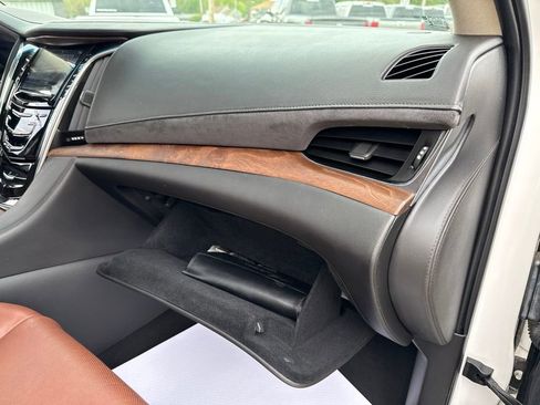 Used 2019 Cadillac Escalade Premium Luxury AWD/4WD image 51