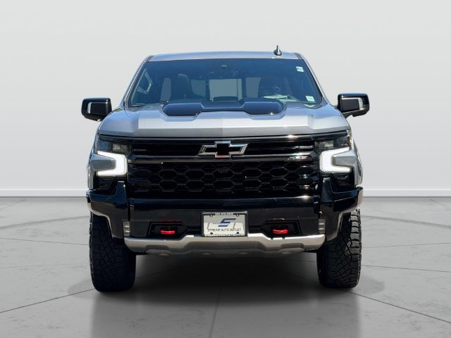 Used 2023 Chevrolet Silverado 1500 ZR2 w/ Technology Package AWD/4WD image 2