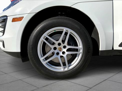 Used 2017 Porsche Macan image 9