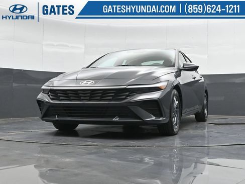Certified 2024 Hyundai Elantra SEL FWD image 41