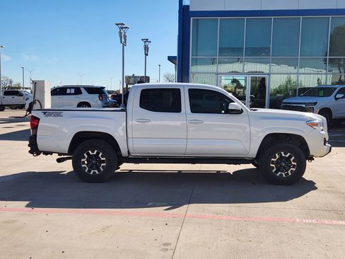 Used 2022 Toyota Tacoma SR image 7