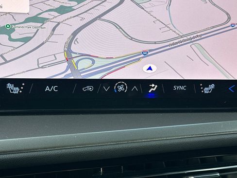 Used 2026 Chevrolet Traverse LT w/ Midnight/Sport Edition image 31