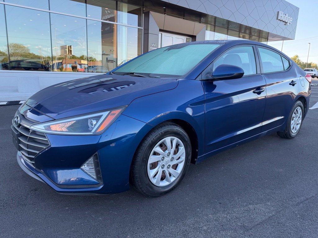 Used 2020 Hyundai Elantra SE FWD image 2