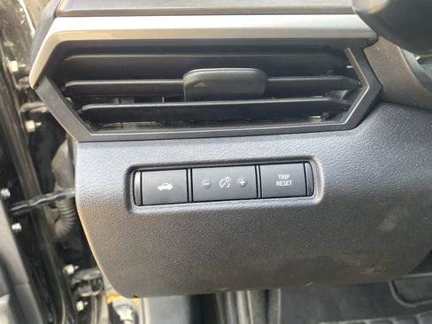 Used 2024 Nissan Altima 2.5 SV FWD image 16