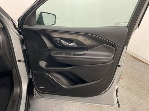 Used 2022 GMC Terrain SLT w/ Infotainment Package II image 26