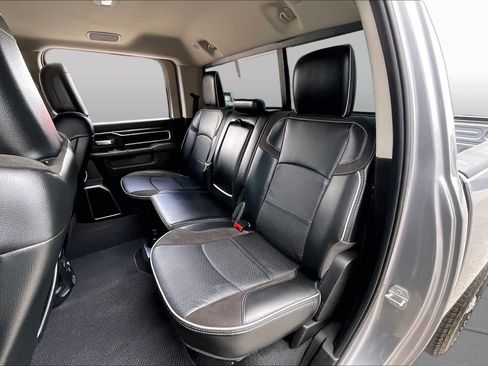 Used 2024 RAM 2500 Laramie w/ Safety Group AWD/4WD image 18