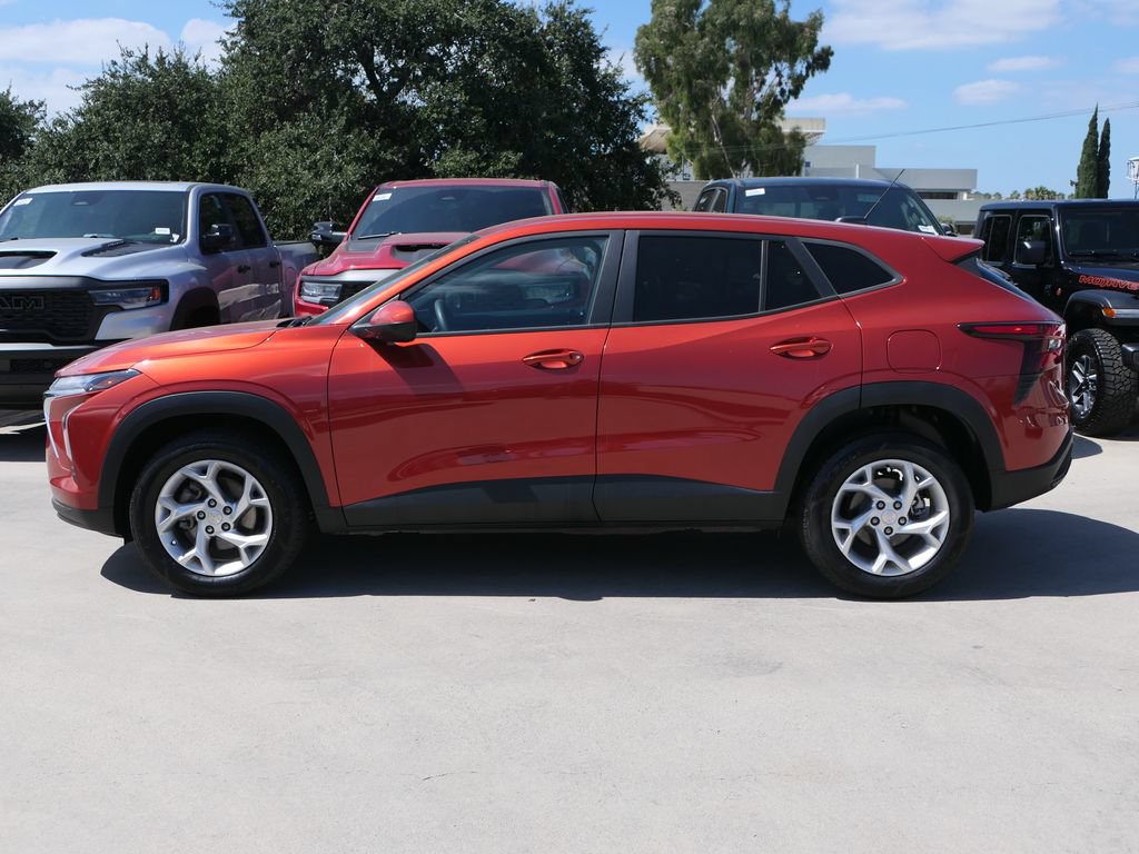 Used 2024 Chevrolet Trax LS w/ LS Convenience Package FWD image 6