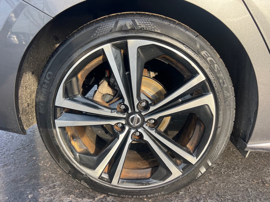Used 2020 Nissan Sentra SR w/ Trunk Package FWD image 32