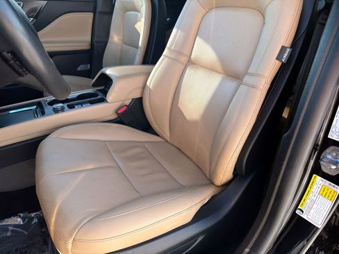 Used 2023 Lincoln Corsair Reserve w/ Equipment Group 201A image 17