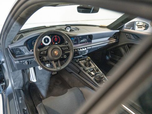 Certified 2026 Porsche 911 GT3 RWD image 4
