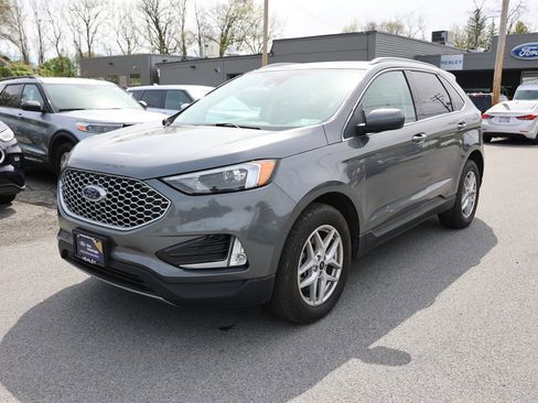 Used 2024 Ford Edge SEL w/ Convenience Package AWD/4WD image 3