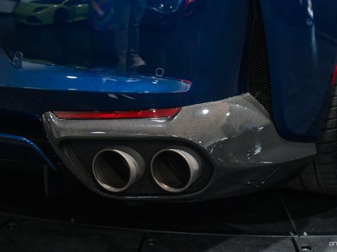 Used 2018 Ferrari 812 Superfast RWD image 12