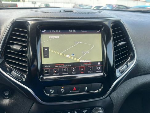 Used 2021 Jeep Cherokee Limited w/ Elite Package AWD/4WD image 28