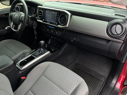 Used 2022 Toyota Tacoma SR5 w/ Technology Package RWD image 15
