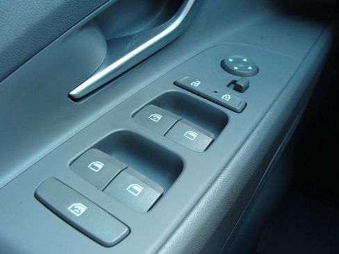 Used 2023 Hyundai Elantra SEL w/ Preferred Accessory Package image 26