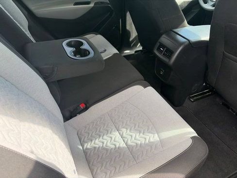 Used 2023 Chevrolet Equinox LS FWD image 34
