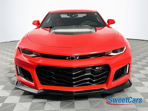 Used 2022 Chevrolet Camaro ZL1 RWD image 2