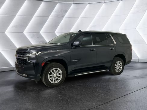 Used 2024 Chevrolet Tahoe LS RWD image 3
