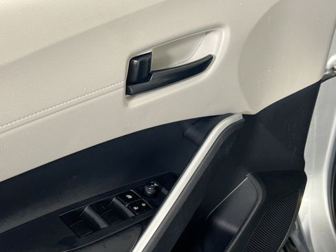 Used 2023 Toyota Corolla Cross L image 17