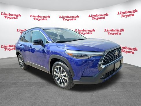 Used 2025 Toyota Corolla Cross XLE AWD/4WD image 18